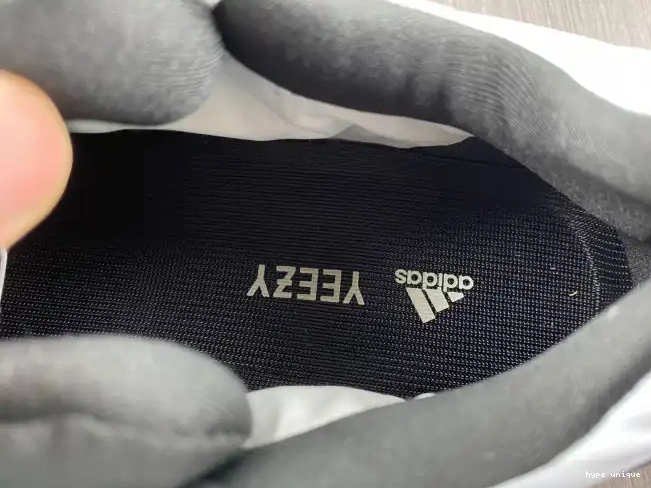 hype Boost Yeezy 700 Adidas Tint Blue MNVN GZ0711 0518